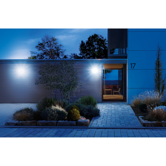 LED prožektors ar kustības sensoru, sudrabs, 13.7W, 1550lm, 3000K, sensora attālums 10m un 180°, IP44, XLED home 2 S, STEINEL