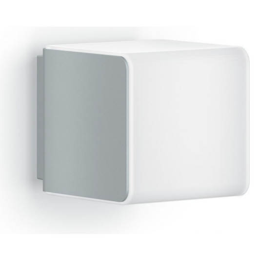 Āra sienas gaismeklis ar kustības sensoru, sudrabs, LED, 9.1W, 3000K, 493lm, IP44, sensora attālums 5m un 160°, ar Bluetooth savienojumu un vadību, soft light start, L 830 SC, STEINEL