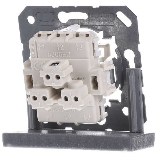 Trīsdaļīgs slēdzis-pārslēdzis, 10 AX/250 V, mehānisms z/a, 5306EU