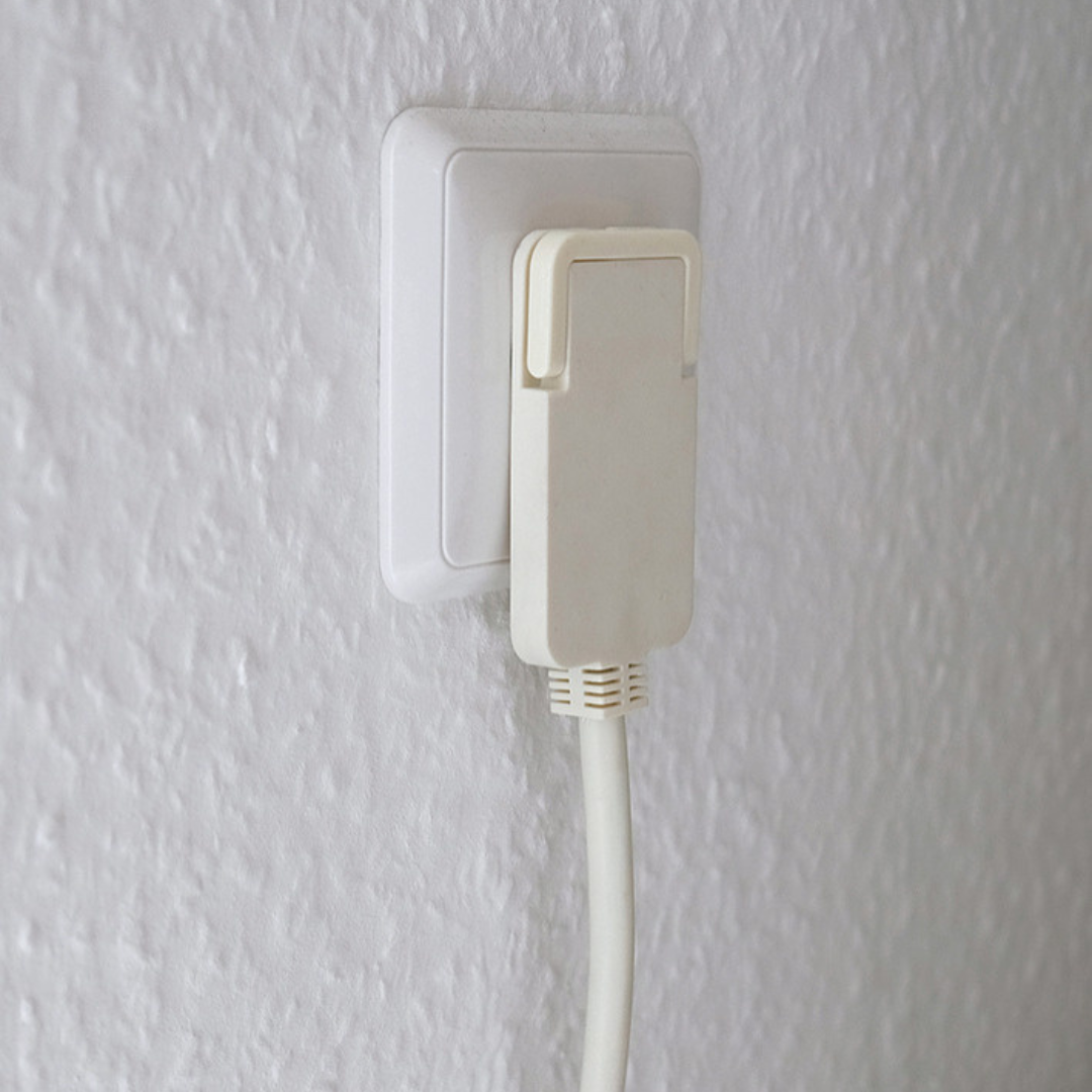 Pagarinātājs 10m, ar 1 palakanu rozeti, 3x1.5mm2 VV, balts, labi noder piemēram aiz mēbelēm kur ir maz vietas lai iespraust dakšu