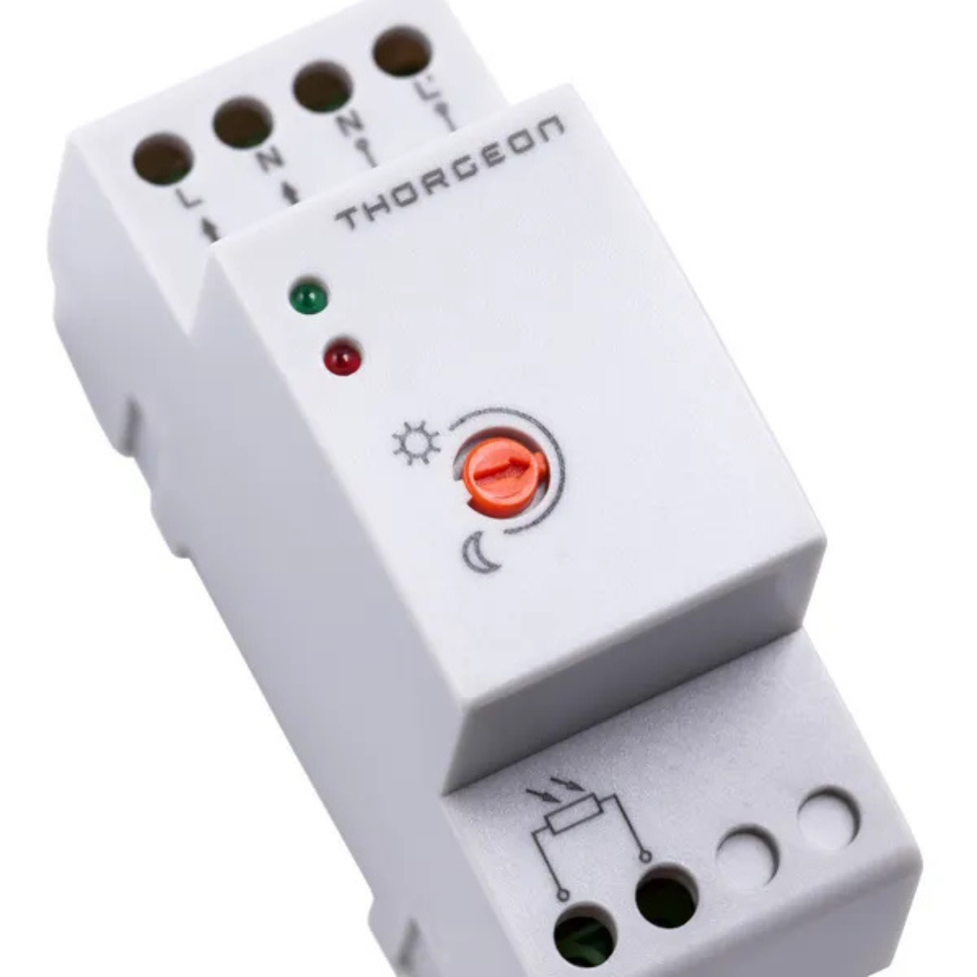Krēslas slēdzis uz DIN sliedes ar iznesamo sensoru, IP65, 300W, maksimālā komutācijas jauda 1200W, 20A, 02011, THORGEON