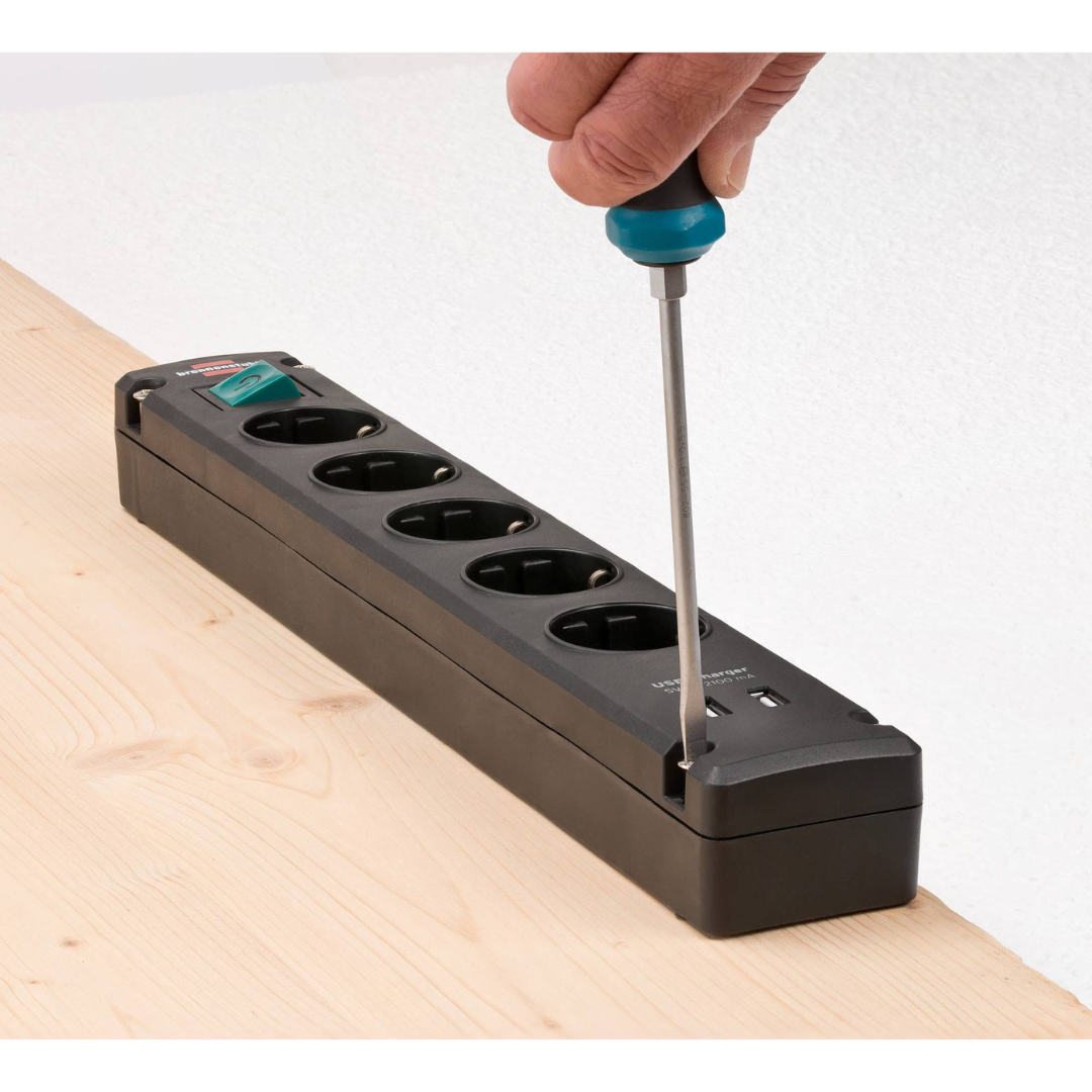 Pagarinātājs Bremounta, 3.0m, 5 rozetes, ar slēdzi, 2 USB-A, 3G1.5, 5VV-F, melns, ar iespēju pieskrūvēt pie virsmas, 1150660315, Brennenstuhl