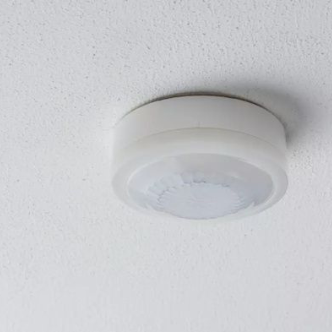 Infrasarkanais kustības sensors, balts, darbības zona līdz Ø12m, IP54, 360°, LUXA 103 S360-100-12 AP WH, THEBEN
